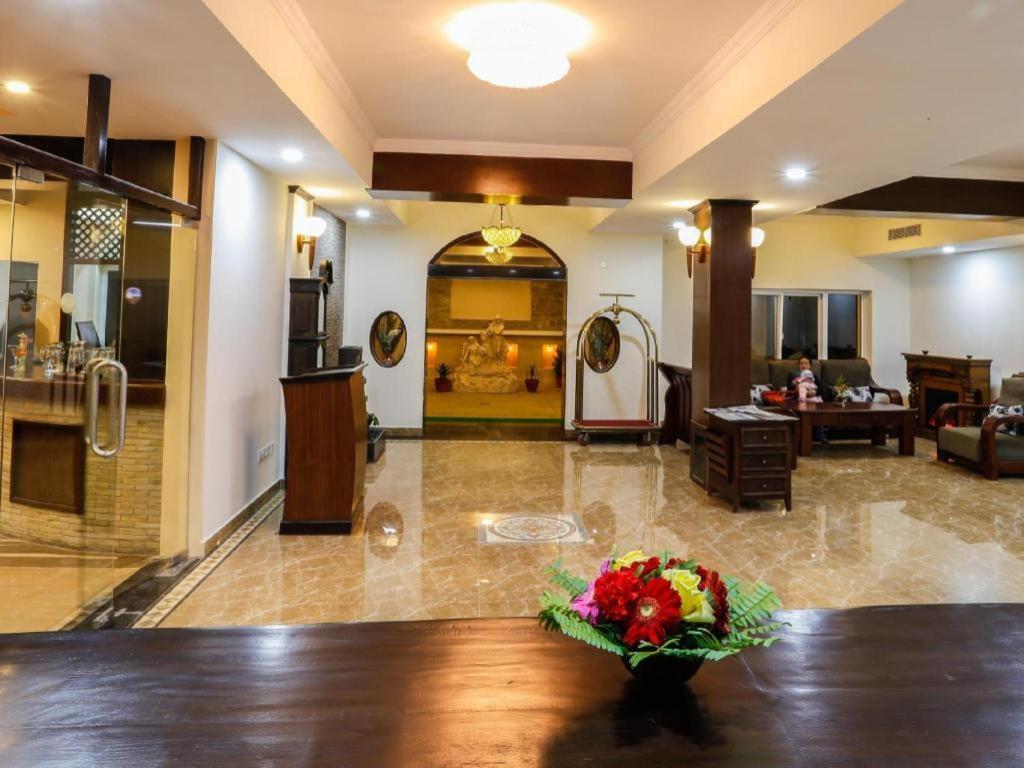 Da Yatra Courtyard Hotel & Resort Pokhara Exterior photo