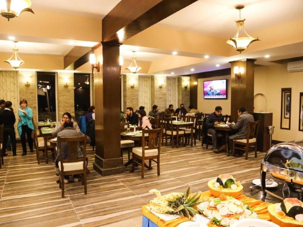 Da Yatra Courtyard Hotel & Resort Pokhara Exterior photo