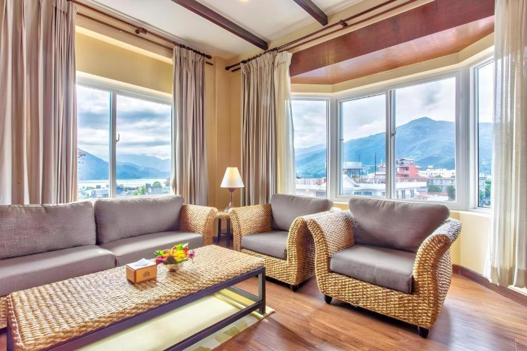 Da Yatra Courtyard Hotel & Resort Pokhara Exterior photo