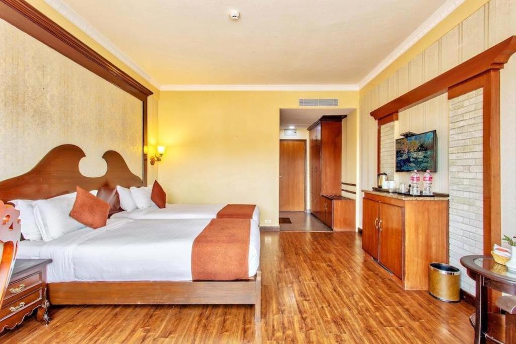 Da Yatra Courtyard Hotel & Resort Pokhara Exterior photo