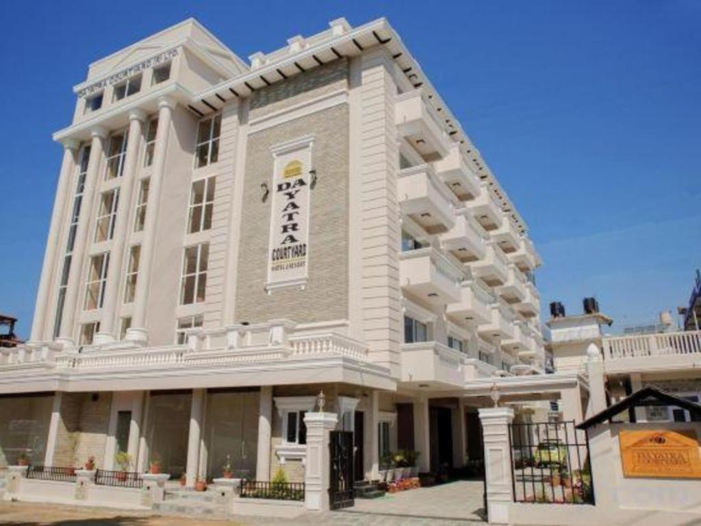 Da Yatra Courtyard Hotel & Resort Pokhara Exterior photo